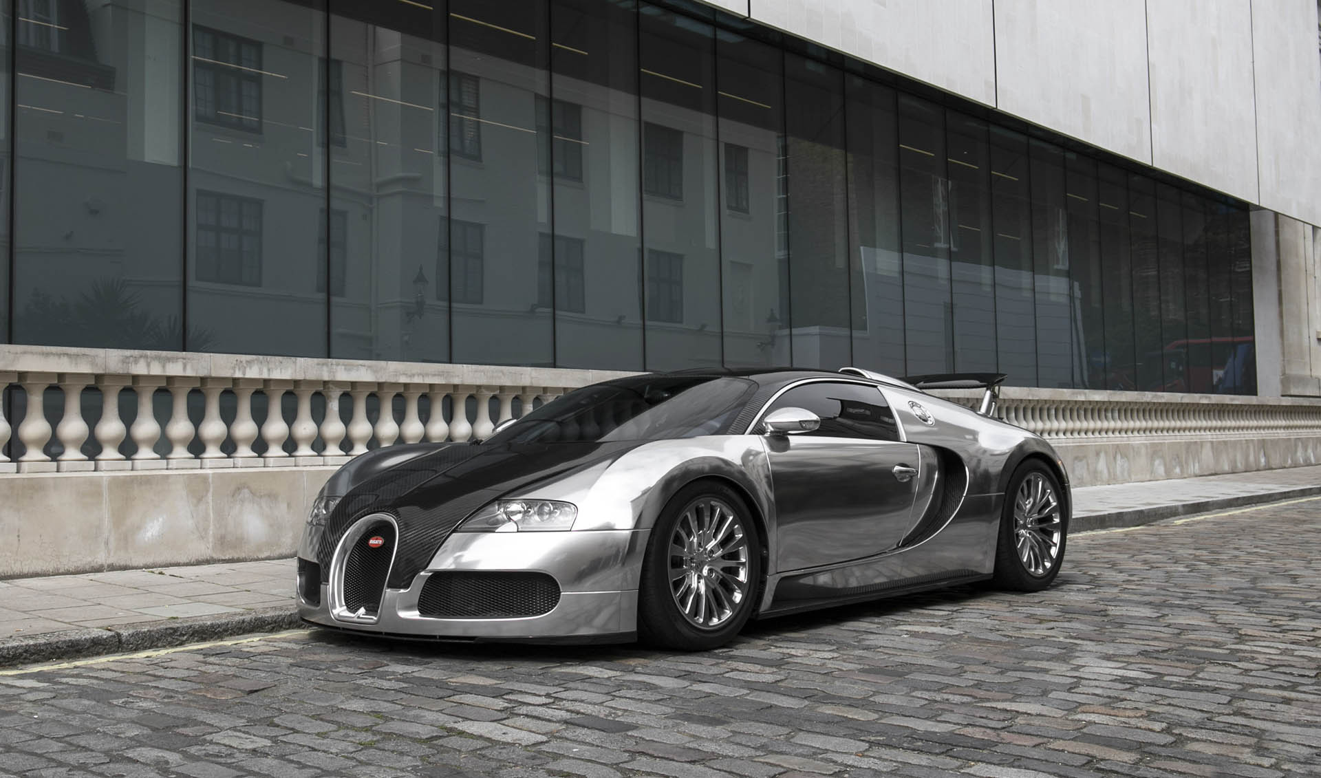 chrome-carbon-2008-bugatti-veyron-02 Chrome And Carbon Bugatti Veyron Would Sure Look Sweet In Your Driveway