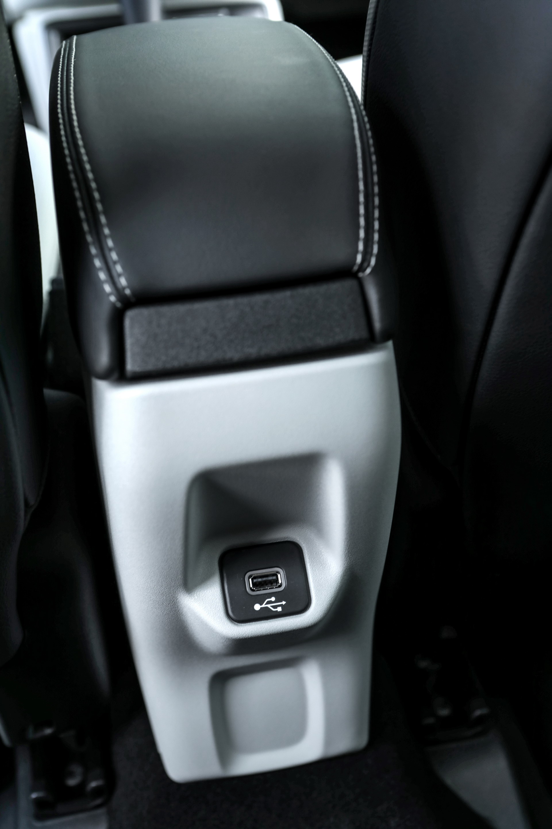 2019 Jeep Renegade Facelift 23 2019 Jeep Renegade Gets Cute Makeover And New Engines: Full Details, Photos & Video