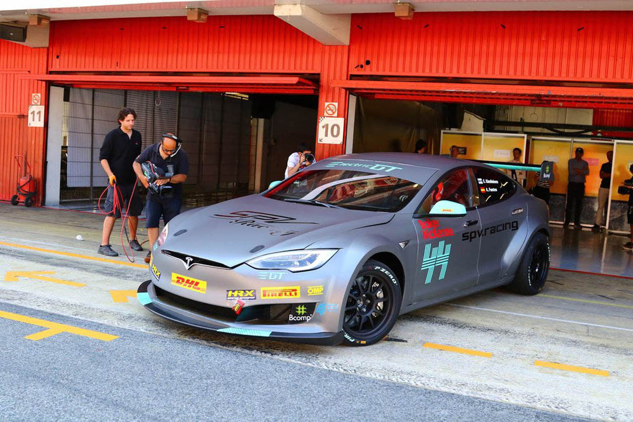 electric-gt-tesla-model-s-P100DL-11 copy Electric Racing Tesla Model S P100DL Unveiled At Catalunya