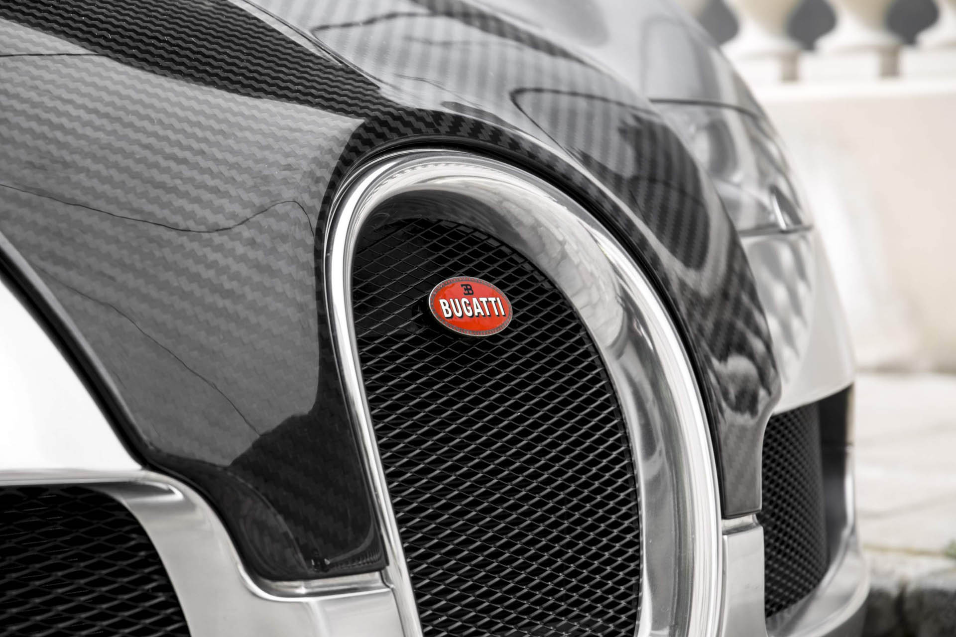 chrome-carbon-2008-bugatti-veyron-15 Chrome And Carbon Bugatti Veyron Would Sure Look Sweet In Your Driveway