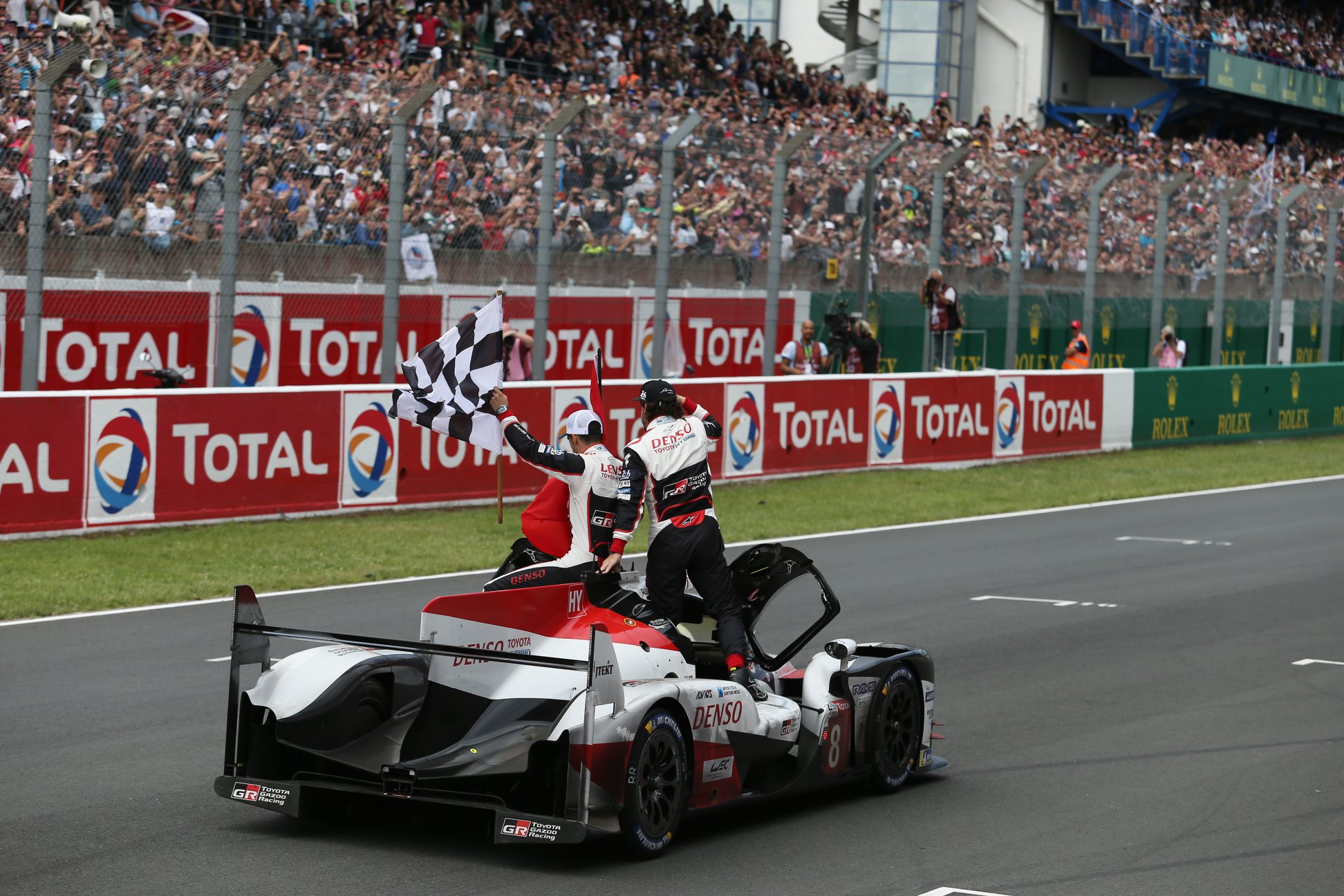 Toyota-Le-Mans-24-Hours-Fernando-Alonso-16 Toyota Wins At Le Mans With Fernando Alonso, Nakajima, and Buemi