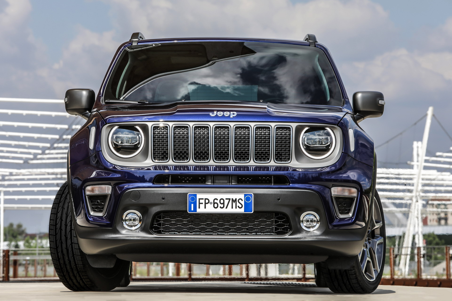 2019 Jeep Renegade Facelift 19 2019 Jeep Renegade Gets Cute Makeover And New Engines: Full Details, Photos & Video