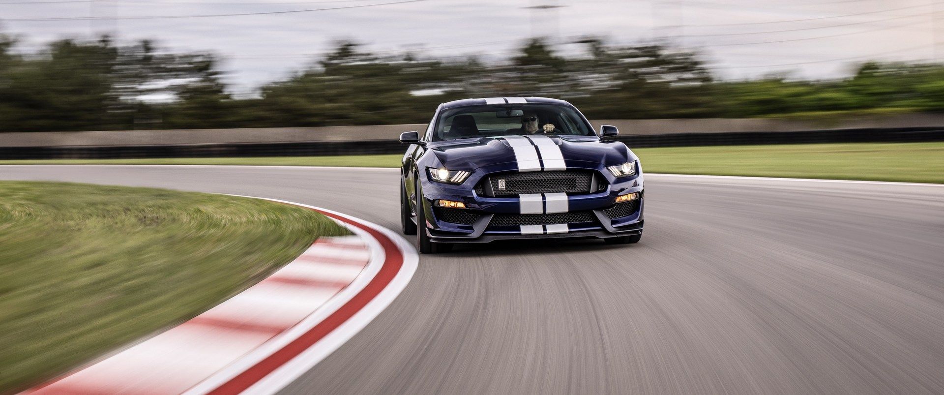 Ford-Mustang-Shelby-GT350-3 2019 Ford Mustang Shelby GT350 Debuts Aero Tweaks From The Upcoming GT500