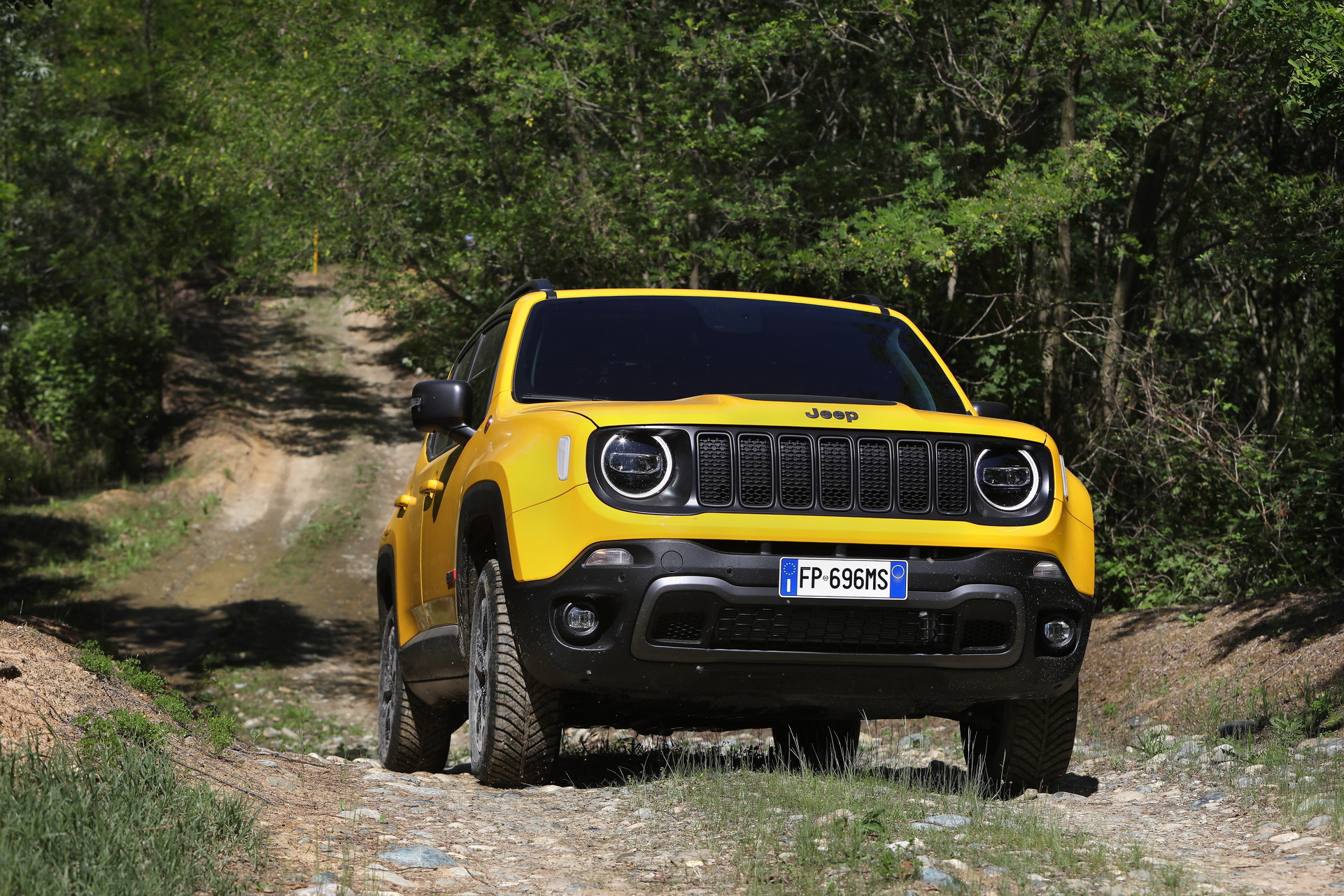 2019 Jeep Renegade Facelift 53 2019 Jeep Renegade Gets Cute Makeover And New Engines: Full Details, Photos & Video