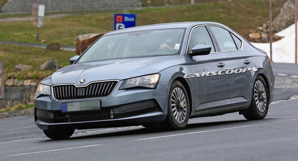  Facelifted 2019 Skoda Superb Caught Undisguised, Will Get A Hybrid Powertrain