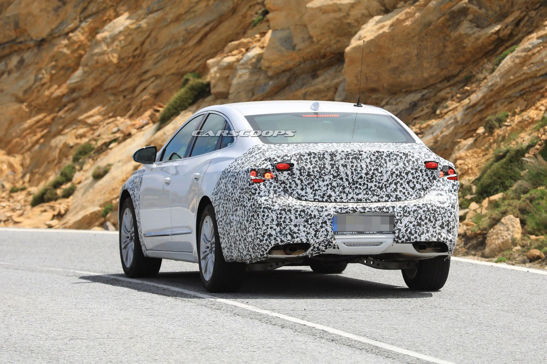 Buick-LaCrosse-Facelift-20 2020 Buick LaCrosse Facelift Spied With Minor Styling Changes