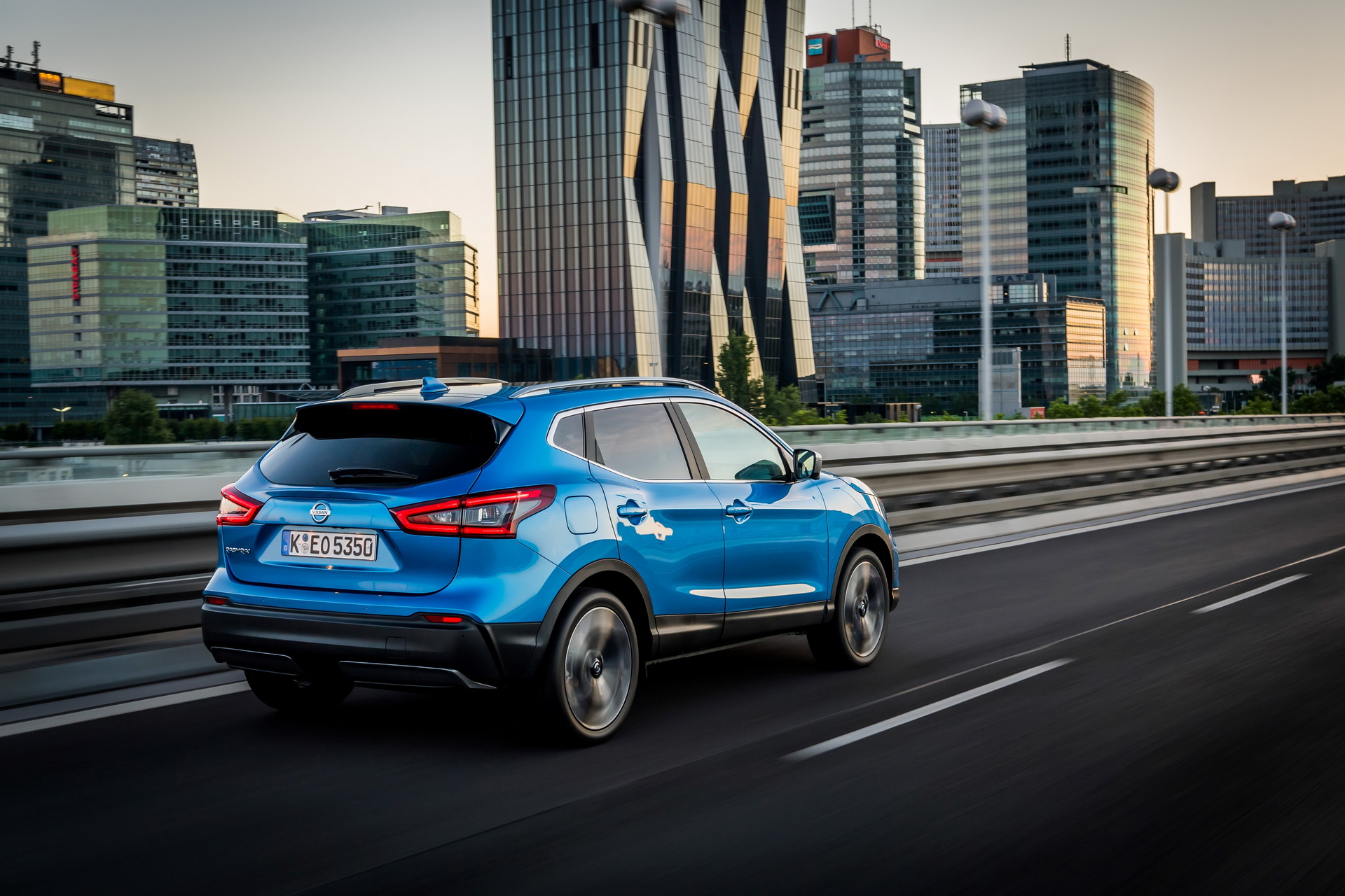 second-gen-nissan-qashqai-4 Third-Gen Nissan Qashqai Reportedly Due In 2020 With Hybrid Technology