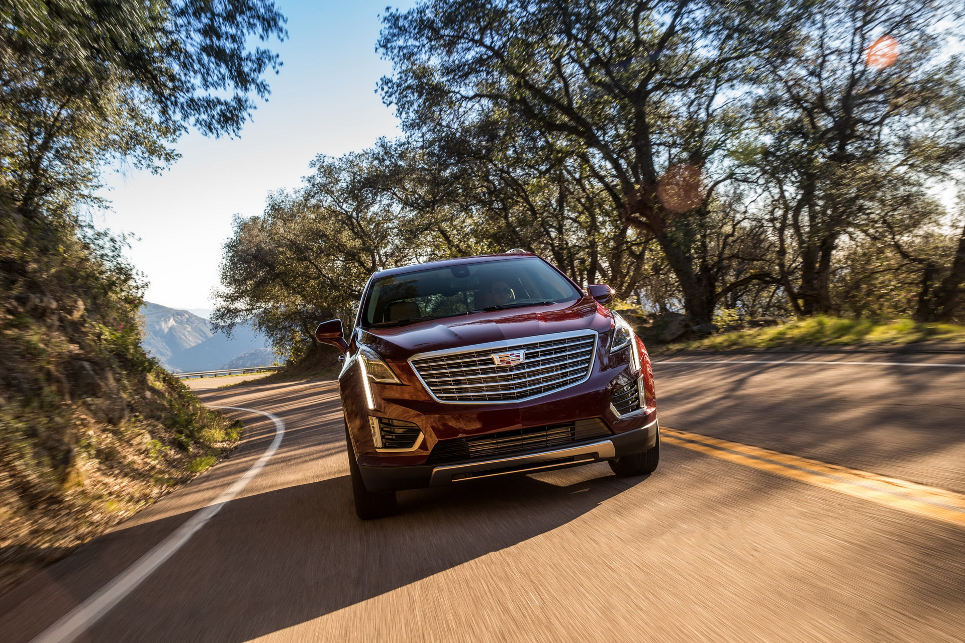2018 Cadillac XT5 Platinum Cadillac XT5 Gets More Equipment, $1100-2500 Price Hike For 2019