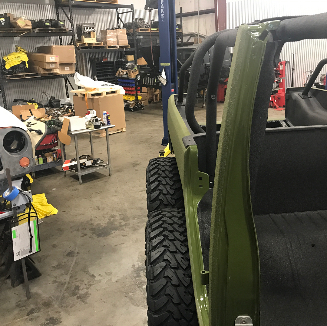 jeep-wrangler-6x6-bruiser-conversions-3 Bruiser Conversions 6×6 Is A Six-Wheel Jeep Wrangler With A 450HP LS3 V8