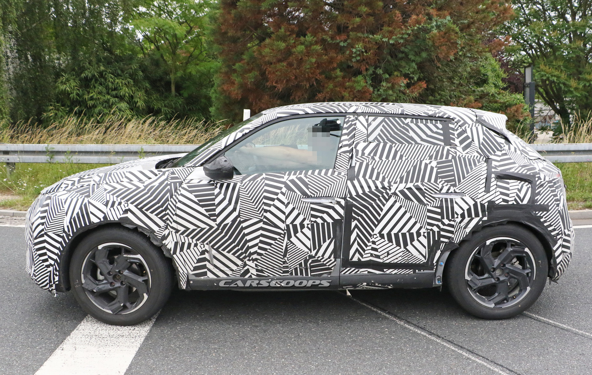 ds3-crossback-spy-interior-5 DS3 Crossback Coming With C4 Cactus-Like Tablet Display