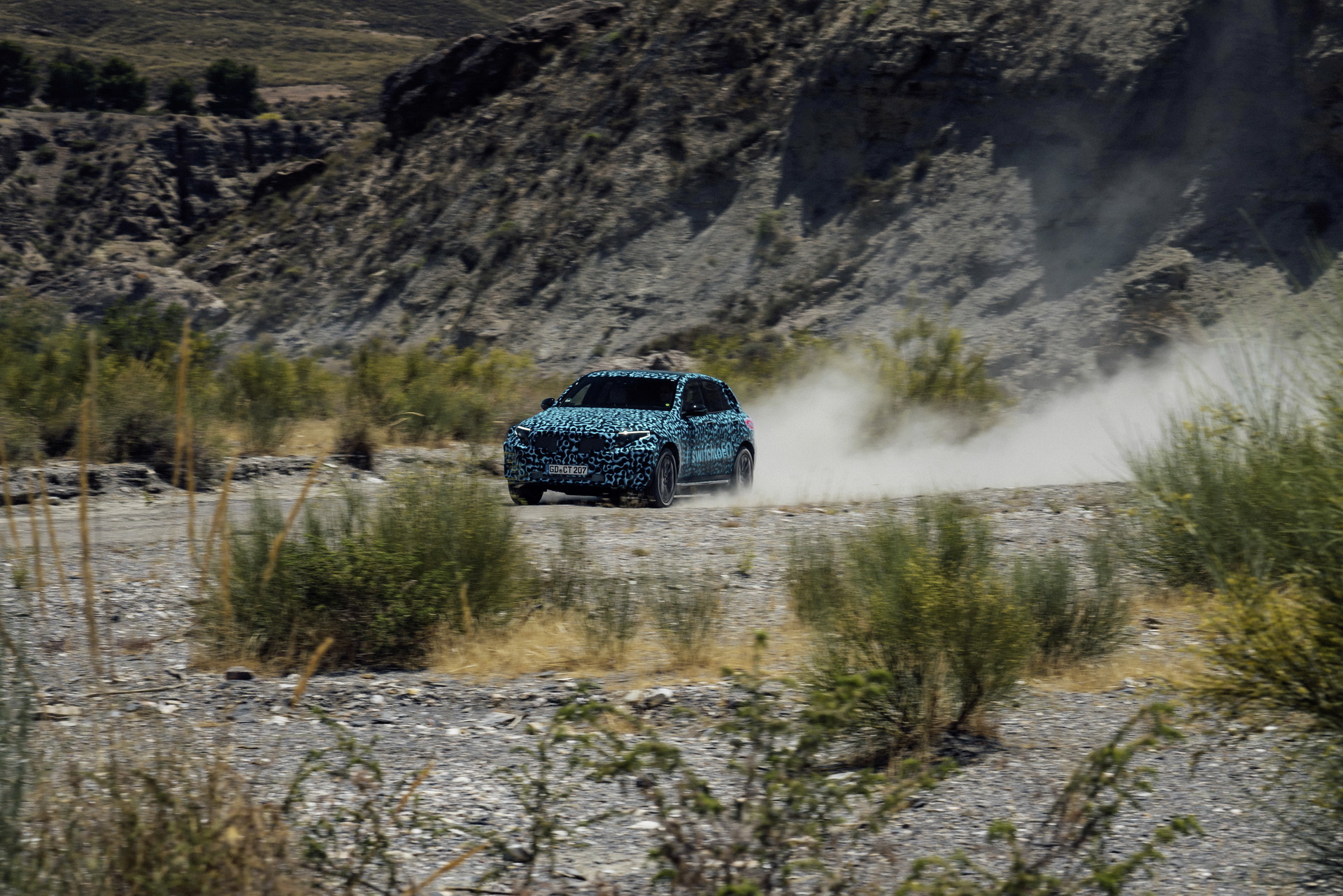 mercedes-benz-eqc-15 2020 Mercedes-Benz EQC Electric Crossover Switches To Blue Clothing As Production Nears