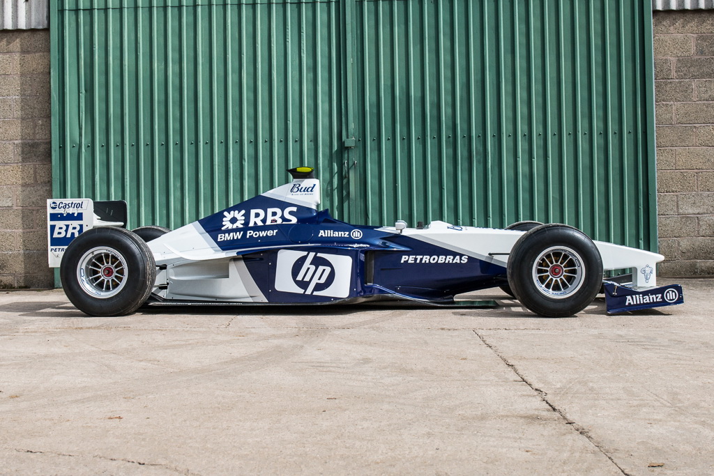 williams-f1-replica-2 Williams’ 2005 F1 Official Replica Is The Perfect Item For Your Man Cave