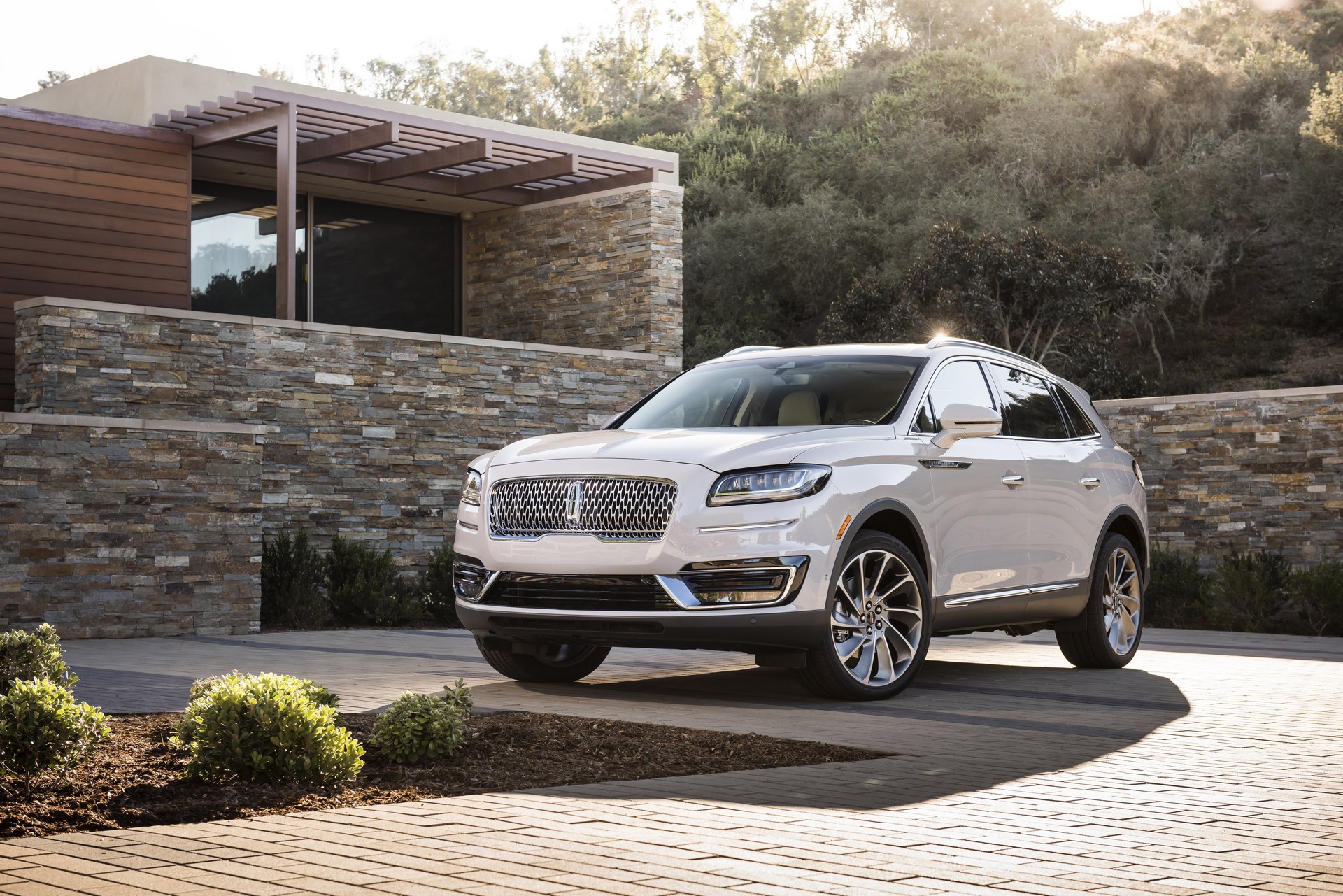 Lincoln-Nautilus-29 2019 Lincoln Nautilus Configurator Launched, Pricing Starts At $40,340