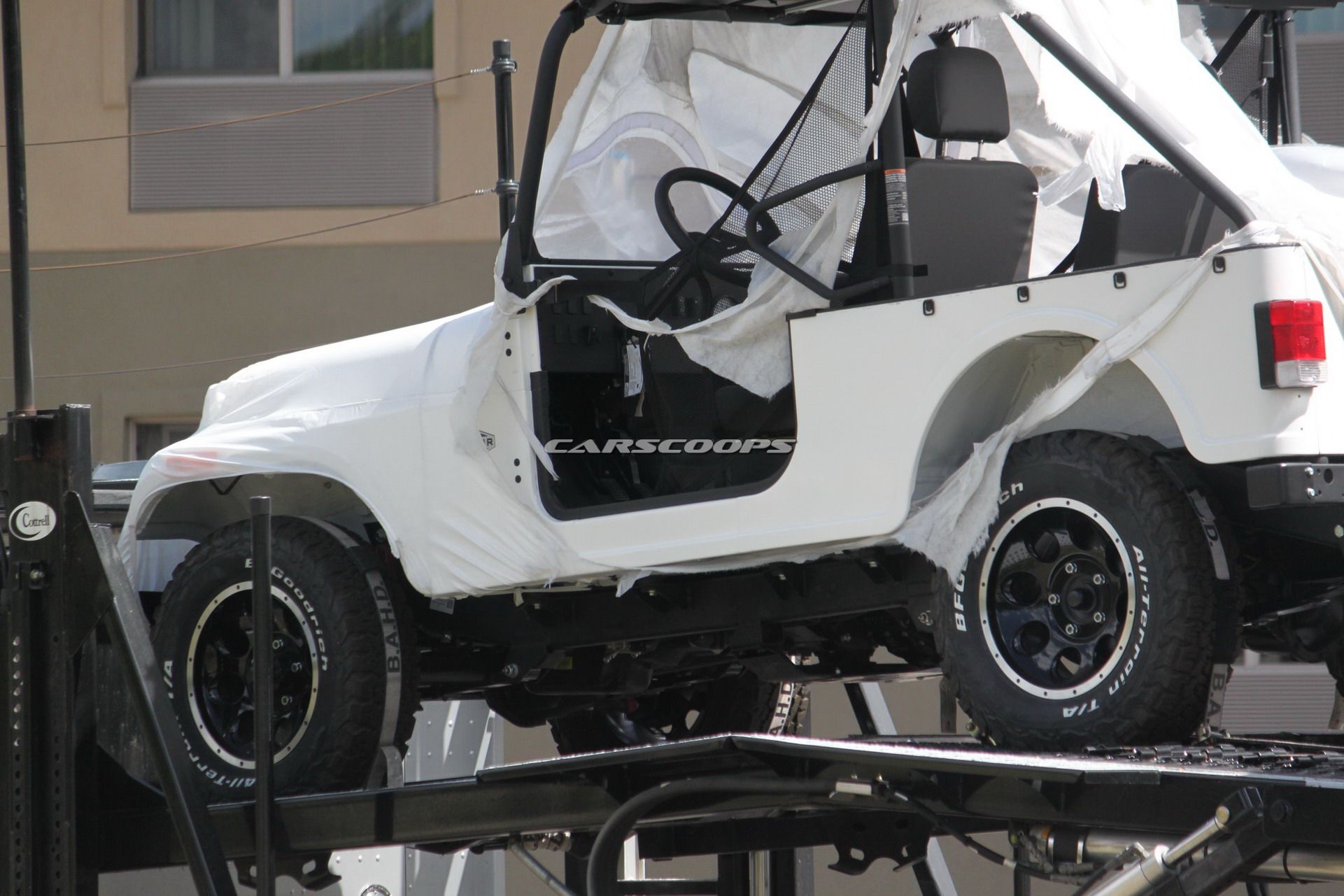 Mahindra-Jeep-6 Mahindra’s Jeep-Like Roxor Spotted On The Way To Dealers