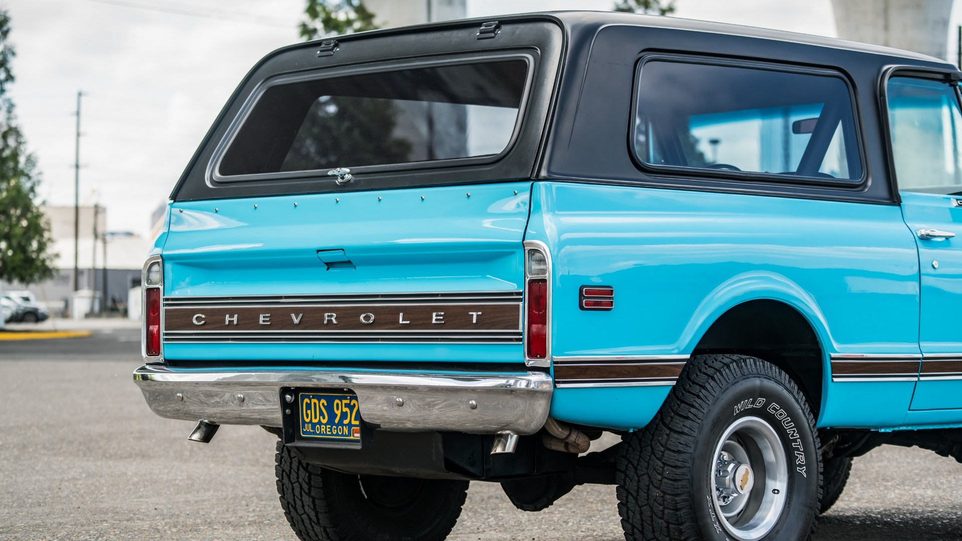 1972-Chevrolet-K5-Blazer-21 Not A Fan Of The 2019 Chevrolet Blazer? This 1972 K5 Might Be Up Your Alley