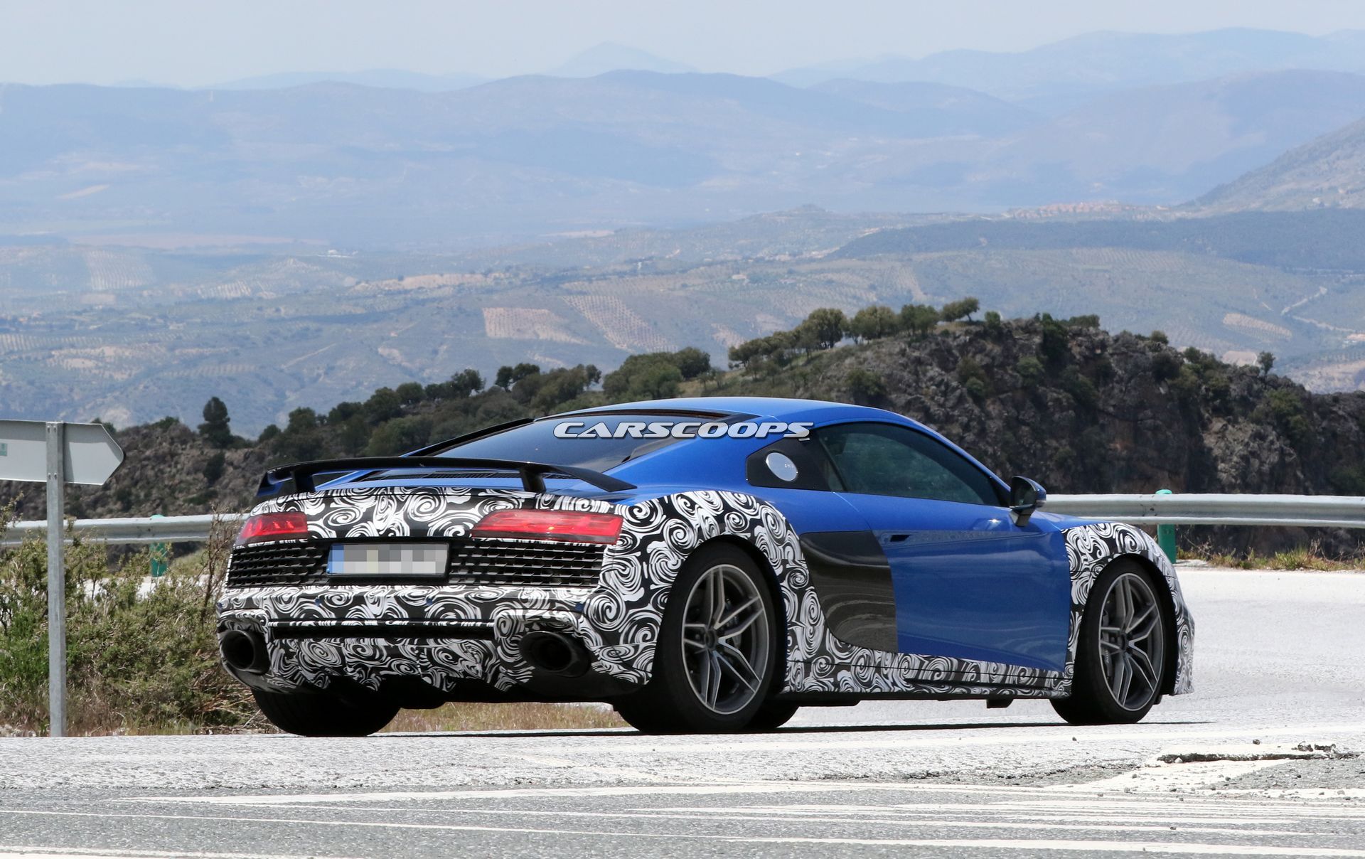 2019-Audi-R8-Facelift-20 Facelifted Audi R8 Will Leave You Hot And Flustered