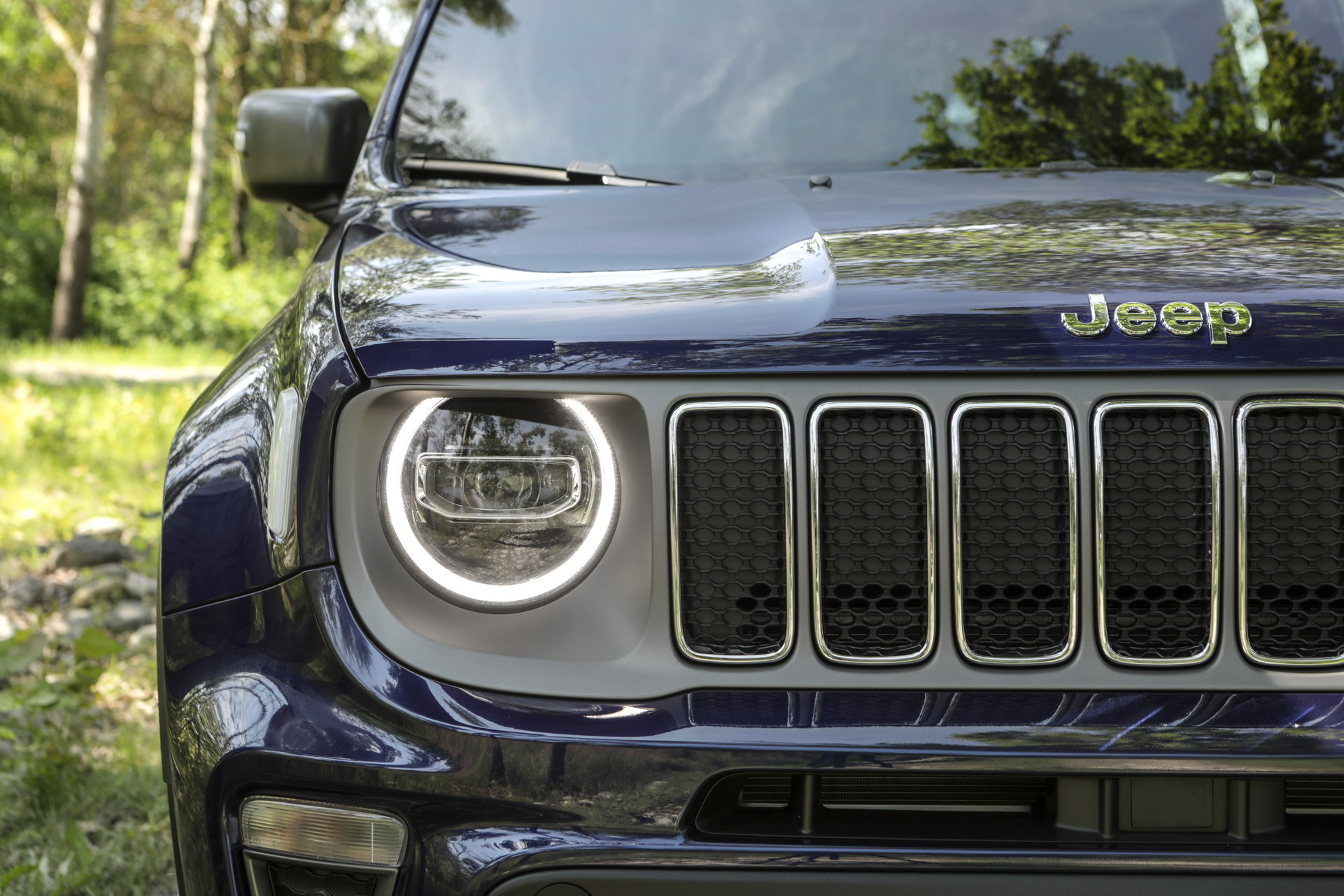 2019 Jeep Renegade Facelift 40 2019 Jeep Renegade Gets Cute Makeover And New Engines: Full Details, Photos & Video