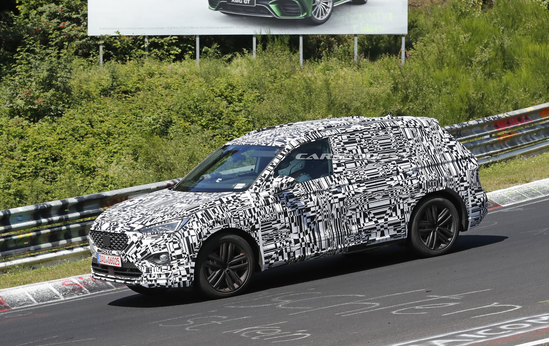 seat-tarraco-prototype-spied-ring-13 Seat Tarraco Begins Track Testing Wearing Production Headlights And Taillights