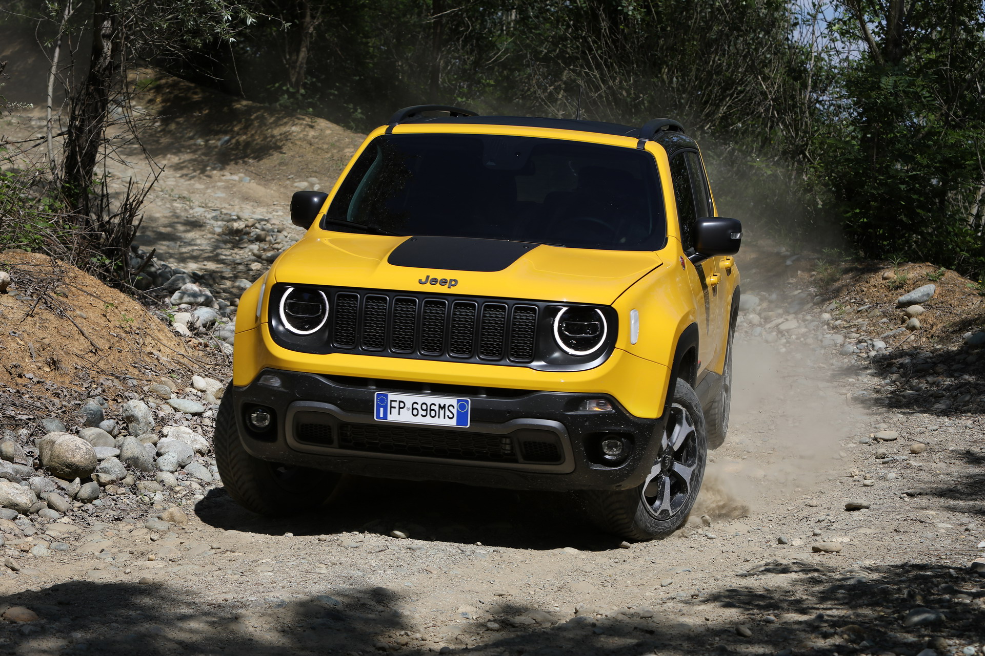 2019 Jeep Renegade Facelift 51 2019 Jeep Renegade Gets Cute Makeover And New Engines: Full Details, Photos & Video