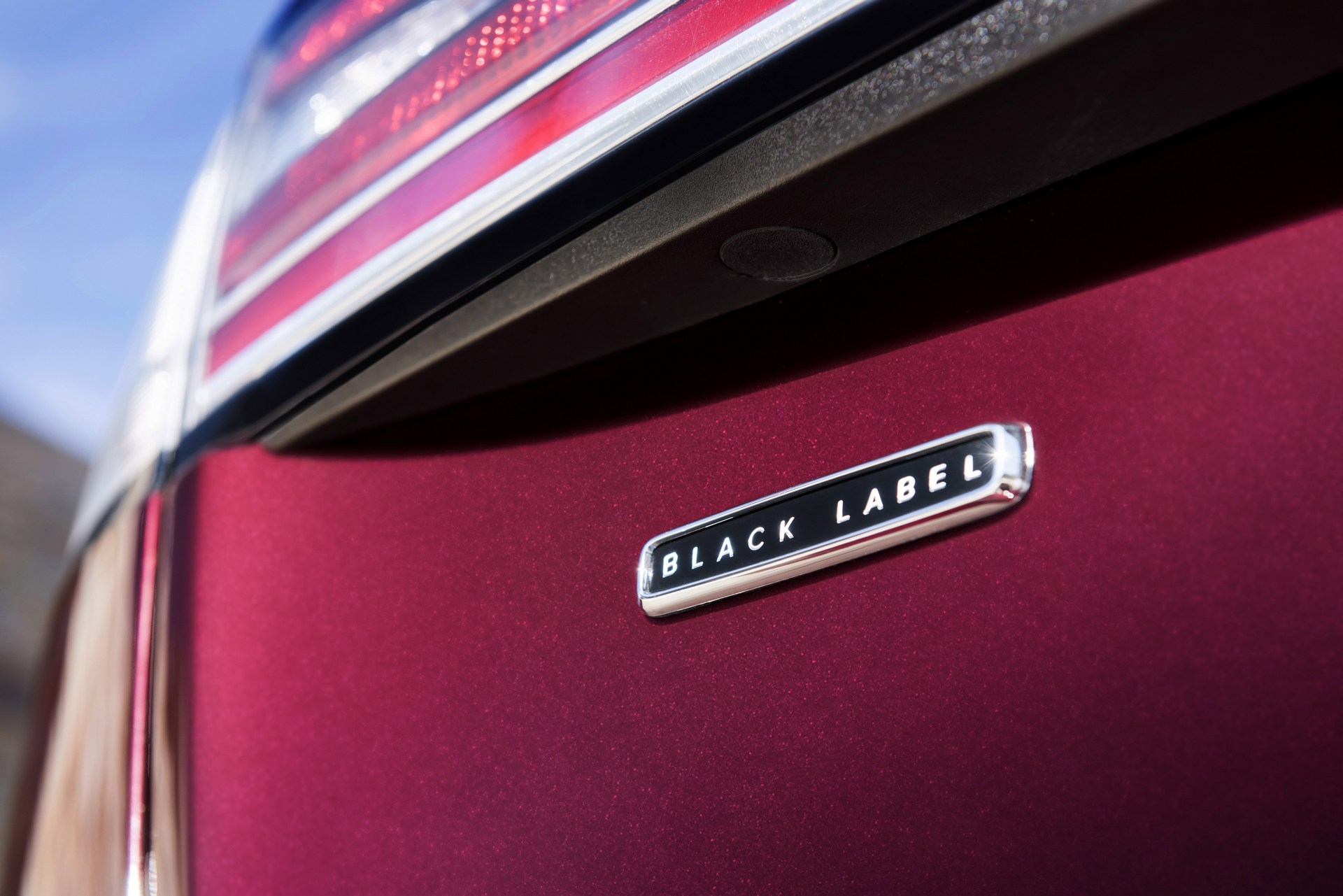 Lincoln-Nautilus-52 2019 Lincoln Nautilus Configurator Launched, Pricing Starts At $40,340