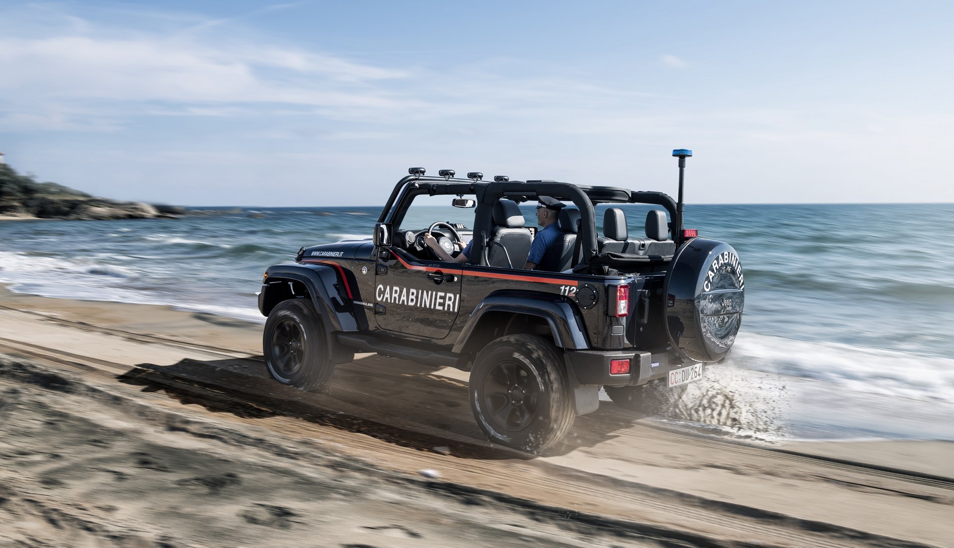 Jeep-Wrangler-Carabinieri-10 Italy’s Carabinieri Has A Cool New Jeep Wrangler JK For Patrolling Beaches This Summer