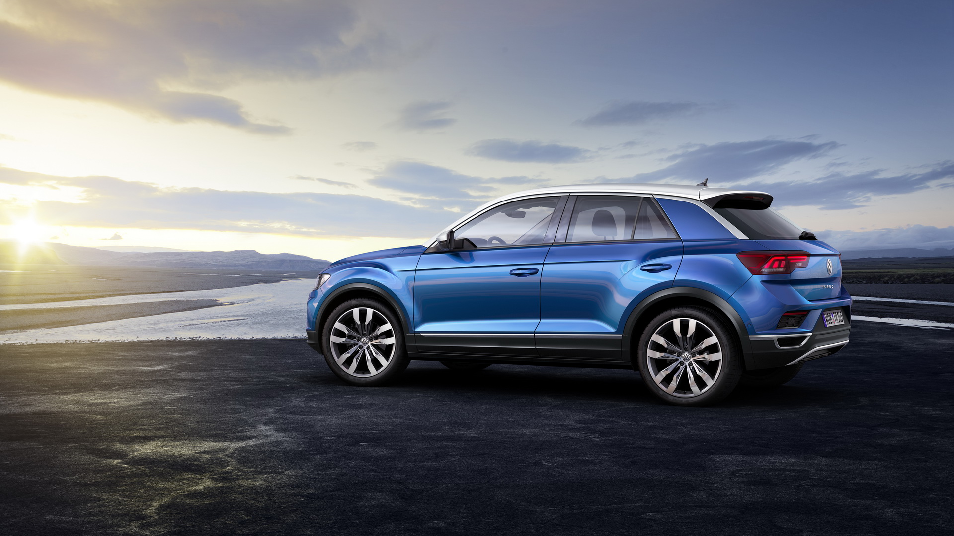 vw-t-roc-2 VW Exec Says T-Roc Cabrio Doesn’t Make Any Sense, But They’ll Still Make It
