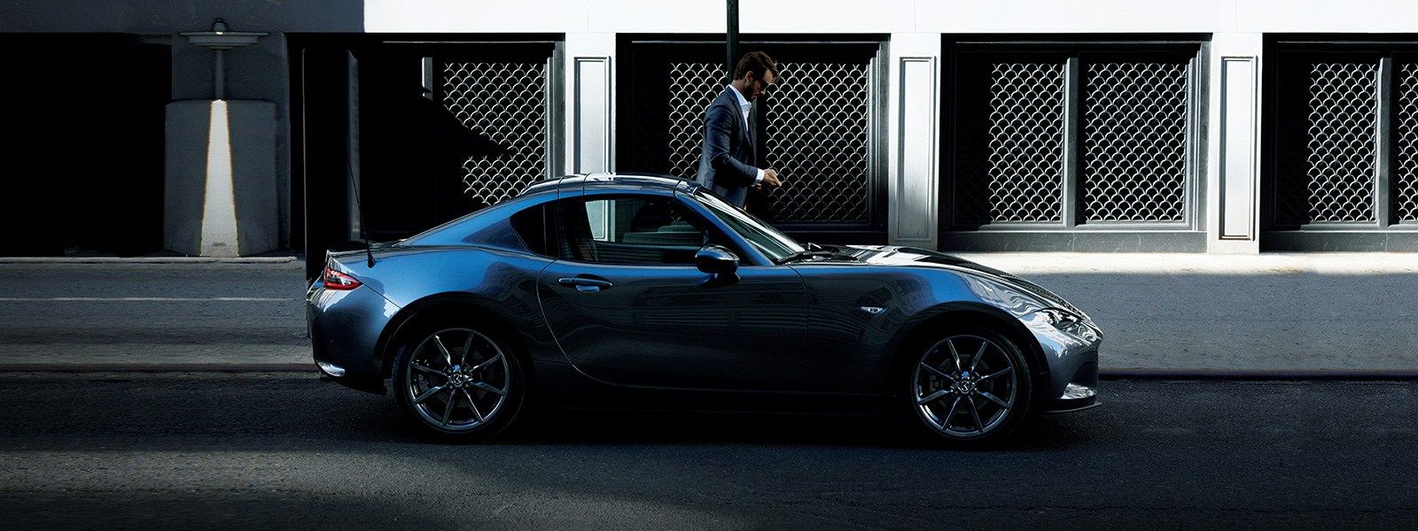 Mazda-MX-5-Miata-4 2019 Mazda MX-5 Miata Unveiled In Japan With 181 HP And 7,500 RPM Redline