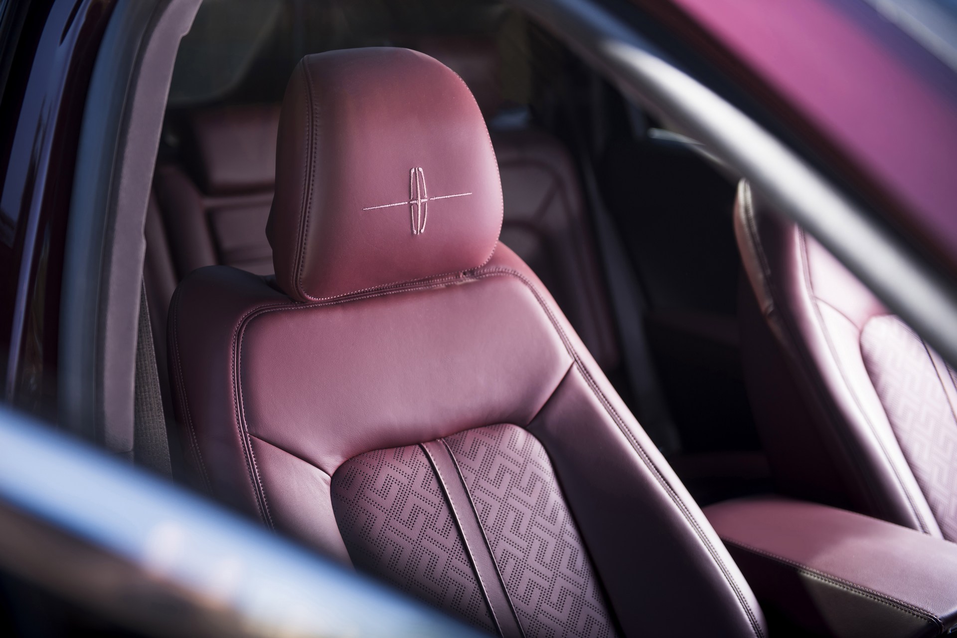 Lincoln-Nautilus-46 2019 Lincoln Nautilus Configurator Launched, Pricing Starts At $40,340