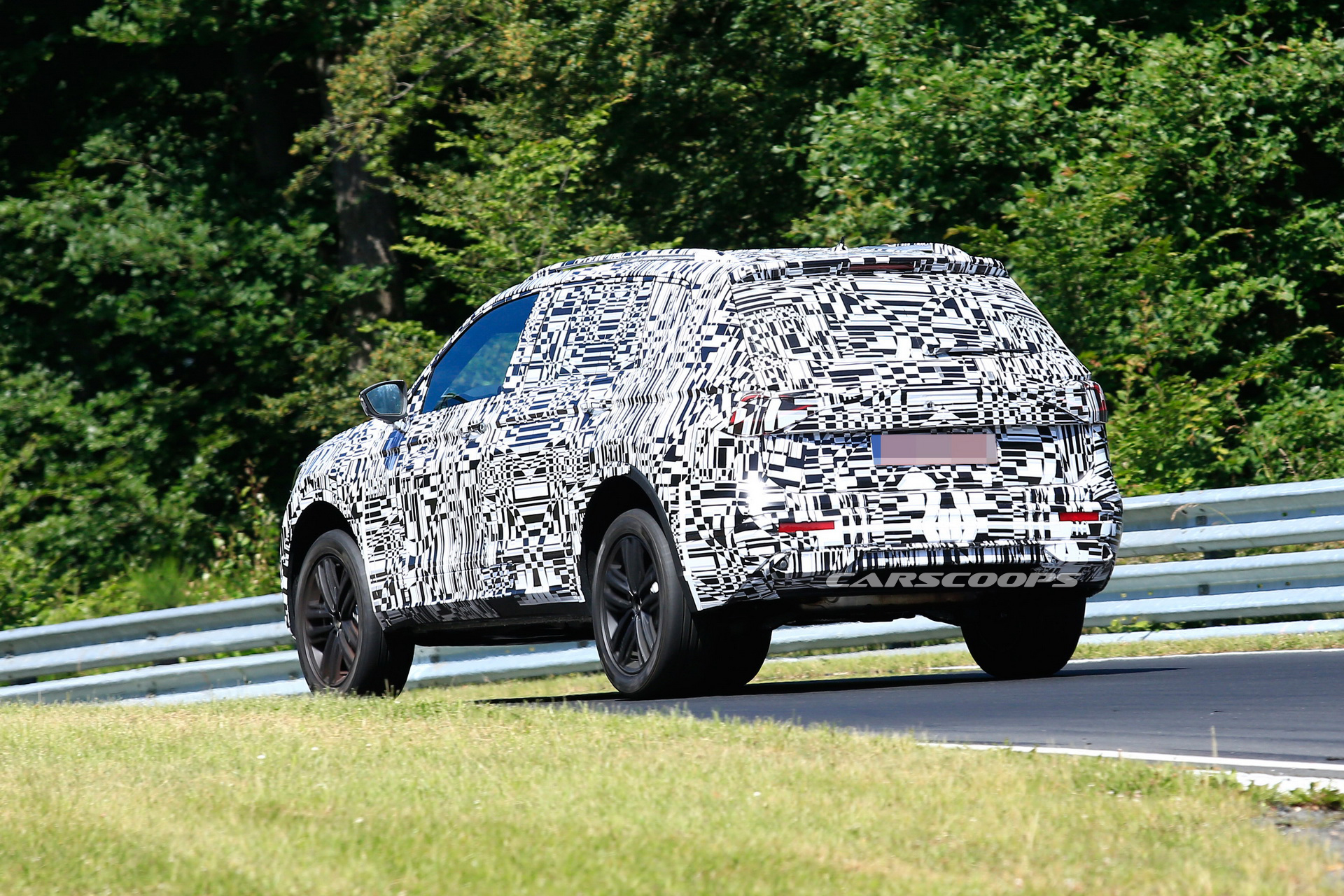 seat-tarraco-prototype-spied-ring-8 Seat Tarraco Begins Track Testing Wearing Production Headlights And Taillights