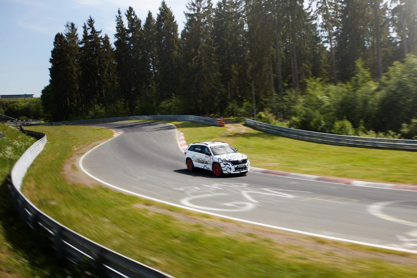 skoda-kodiaq-rs-15 2019 Skoda Kodiaq RS Is The Fastest 7-Seat SUV On The Nurburgring