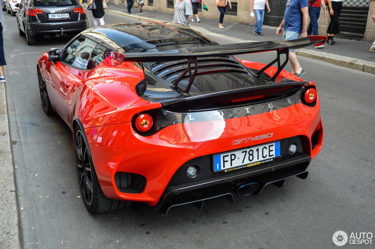 lotus-evora-gt430-spotted-milan-7 Two-Tone Lotus Evora GT430 Turns Is An Unlikely Head-Turner
