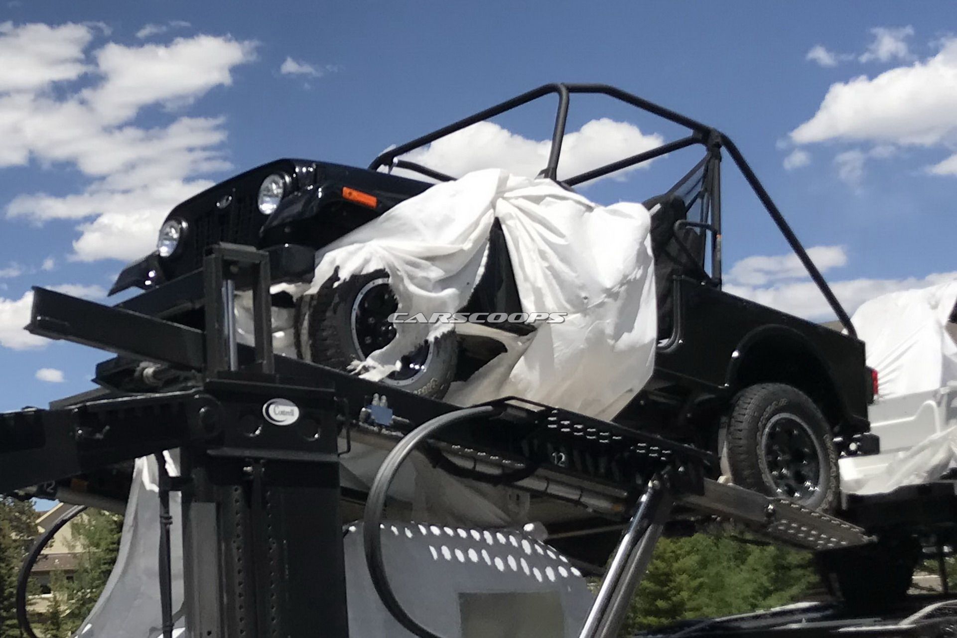 Mahindra-Jeep-40 Mahindra’s Jeep-Like Roxor Spotted On The Way To Dealers