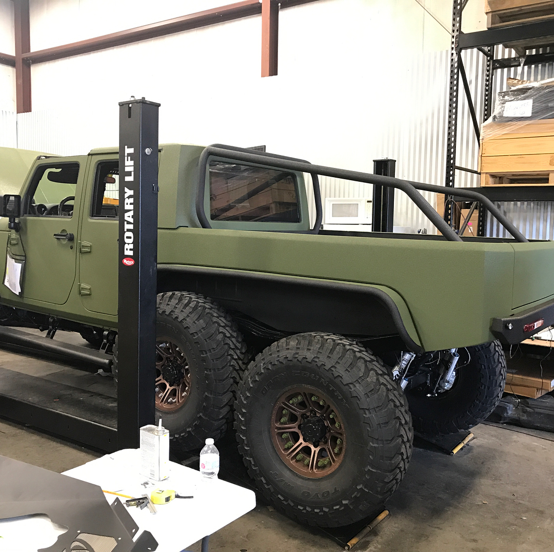 jeep-wrangler-6x6-bruiser-conversions-11 Bruiser Conversions 6×6 Is A Six-Wheel Jeep Wrangler With A 450HP LS3 V8