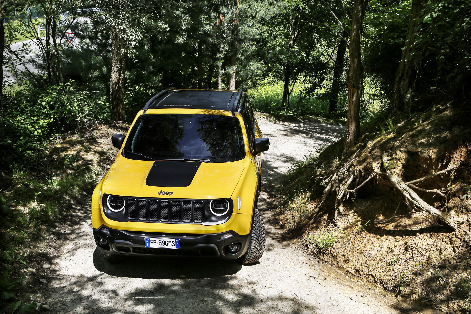 2019 Jeep Renegade Facelift 43 2019 Jeep Renegade Gets Cute Makeover And New Engines: Full Details, Photos & Video