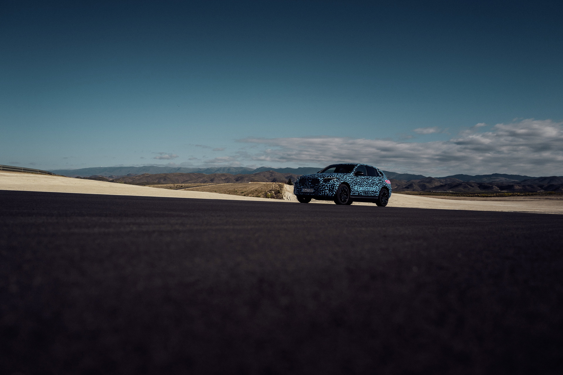 mercedes-benz-eqc-7 2020 Mercedes-Benz EQC Electric Crossover Switches To Blue Clothing As Production Nears