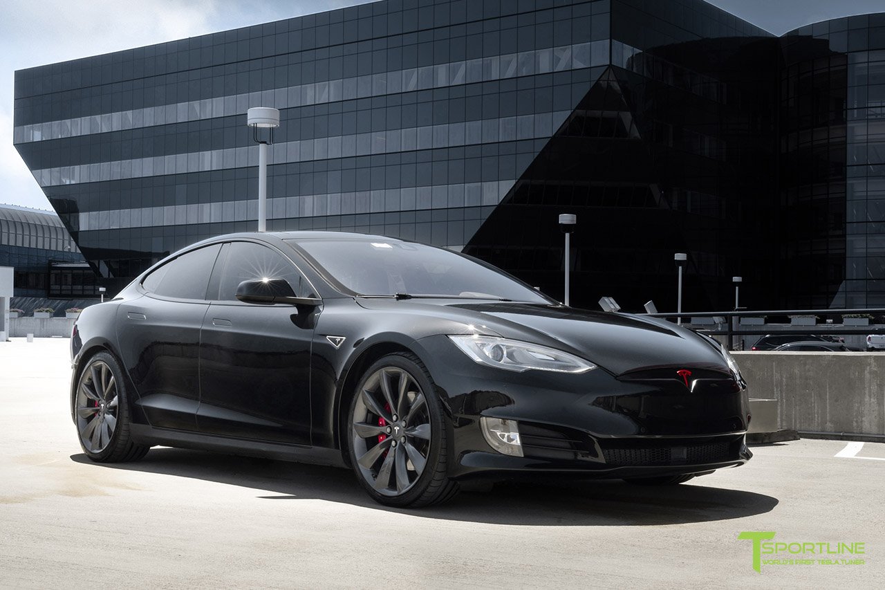 black-tesla-model-s-front-bumper-refresh-facelift-fascia-retrofit-wm-1_f5e57ebc-b4ee-47dd-9883-c12ba9365759 Make Your Old Tesla Model S Look Like A New One With This Aftermarket Nose Kit