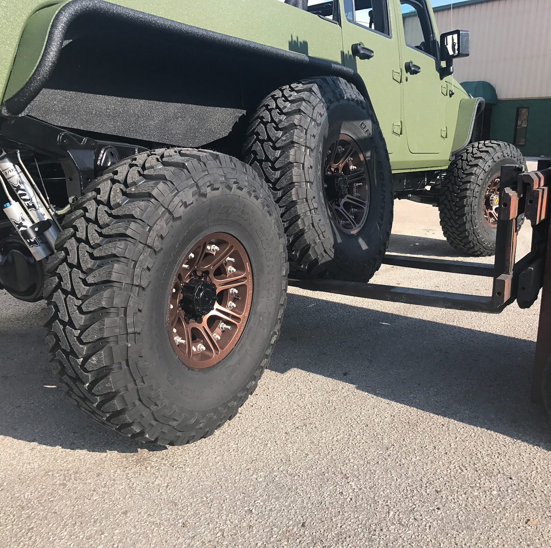 jeep-wrangler-6x6-bruiser-conversions-5 Bruiser Conversions 6×6 Is A Six-Wheel Jeep Wrangler With A 450HP LS3 V8