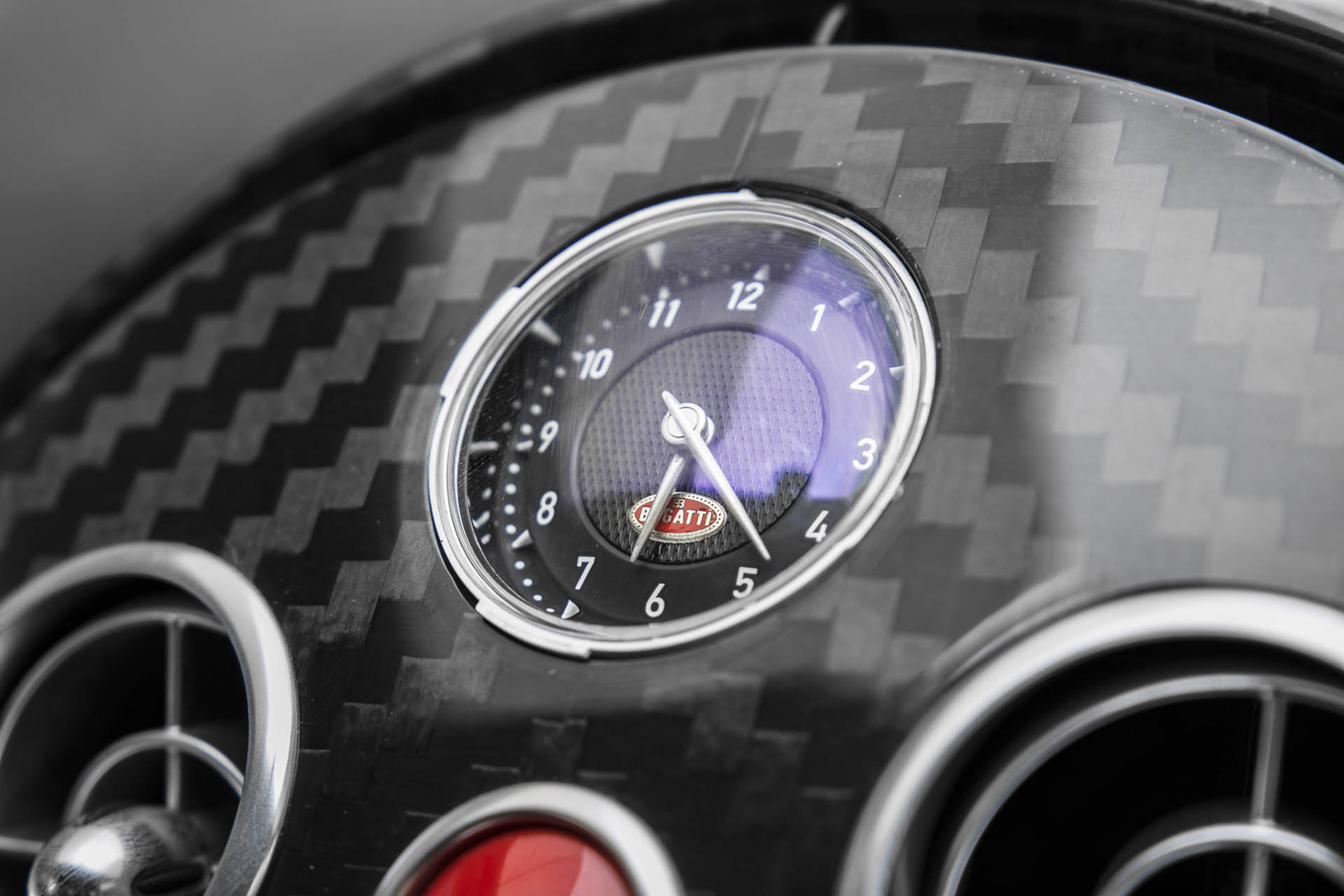 chrome-carbon-2008-bugatti-veyron-23 Chrome And Carbon Bugatti Veyron Would Sure Look Sweet In Your Driveway