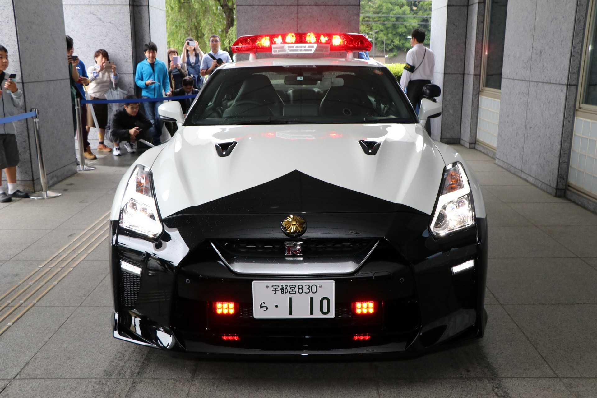 Nissan-GT-R-Police-Car-17 Nissan GT-R Police Car Enters Service In Japan