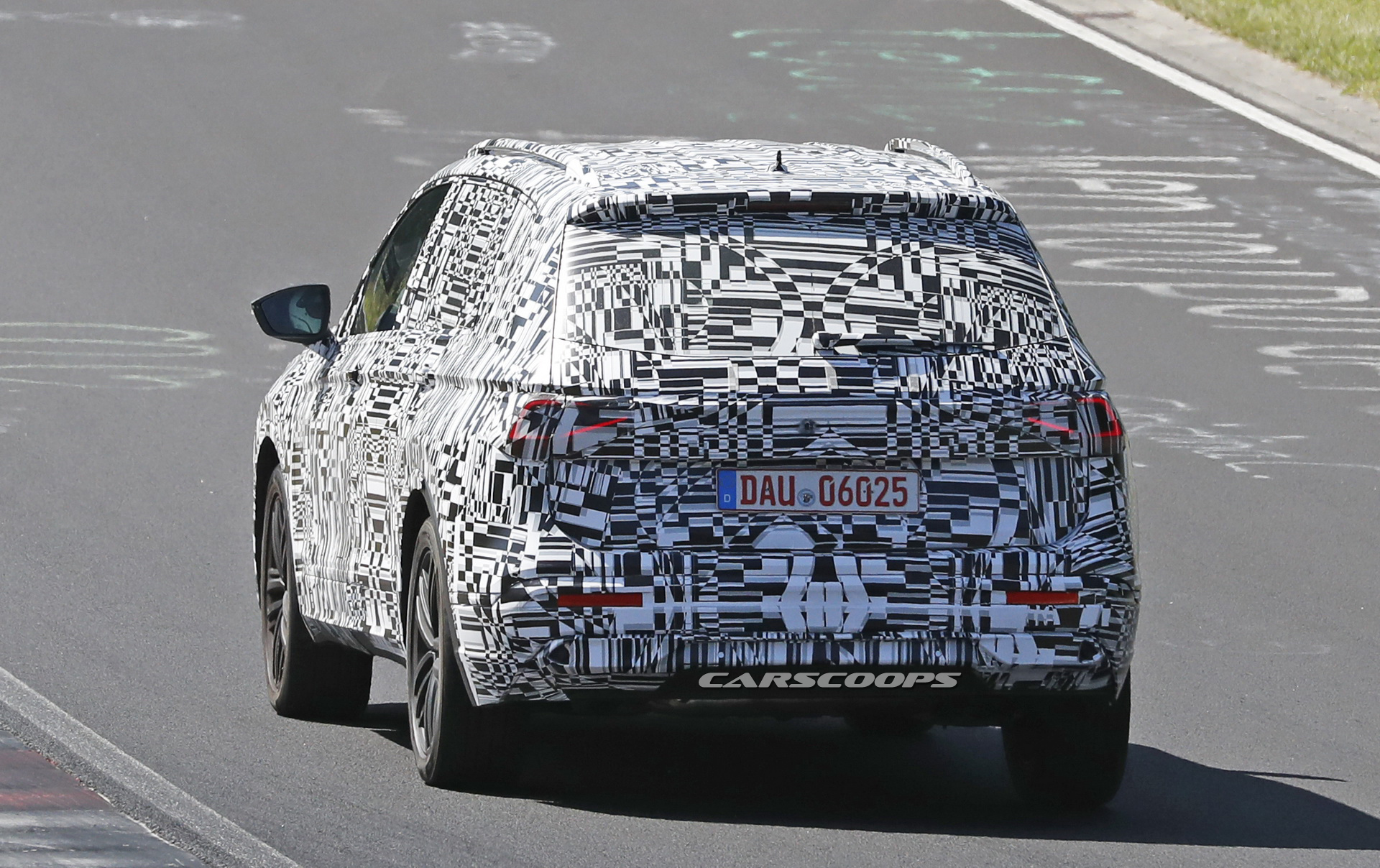 seat-tarraco-prototype-spied-ring-20 Seat Tarraco Begins Track Testing Wearing Production Headlights And Taillights