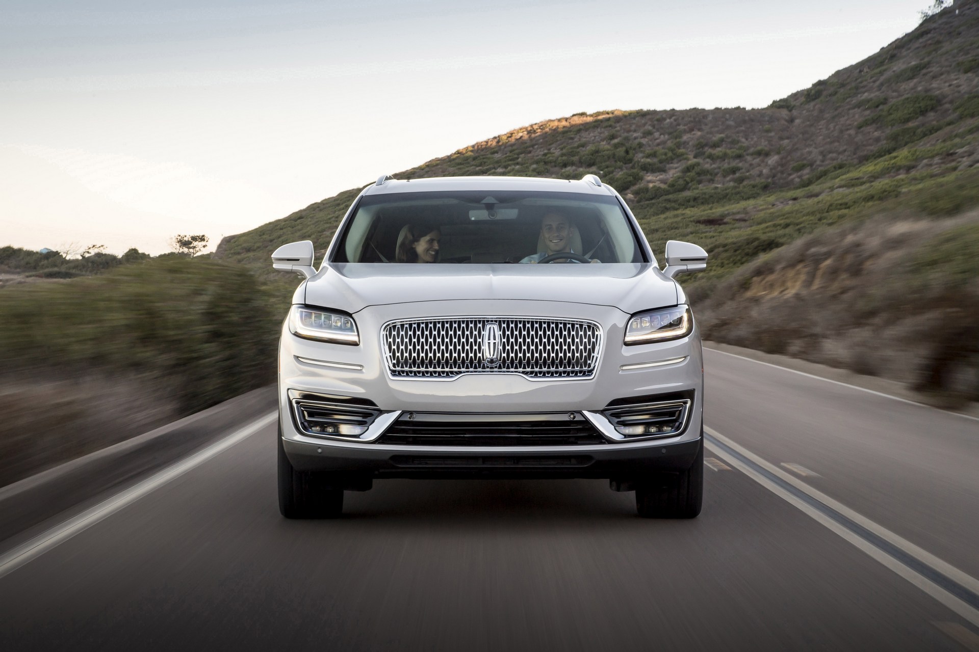 Lincoln-Nautilus-6 2019 Lincoln Nautilus Configurator Launched, Pricing Starts At $40,340