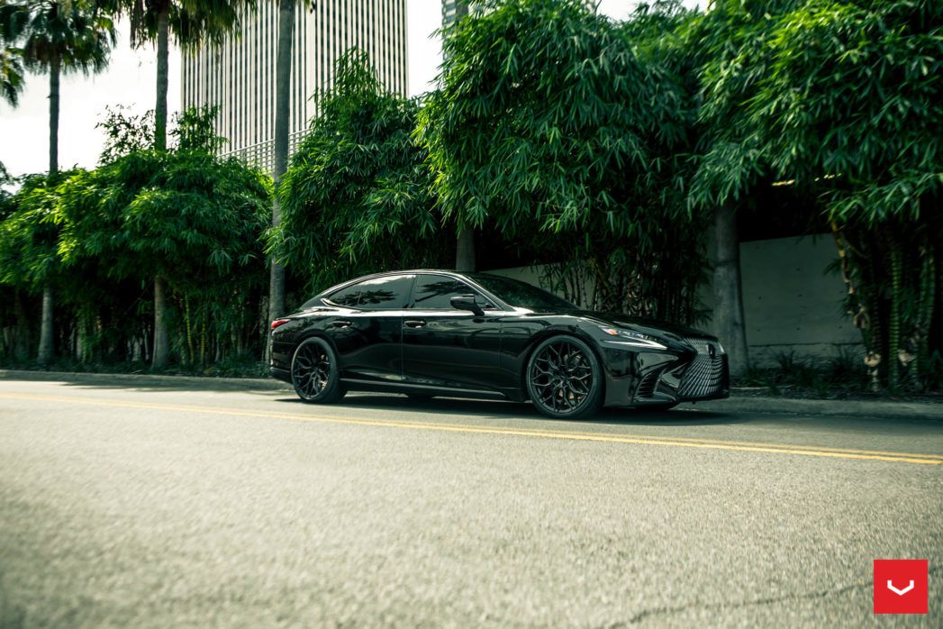 lexus-ls-500-vossen-wheels-4 Fifth-Gen Lexus LS Can Rock A Dark Theme As Well As Any Car