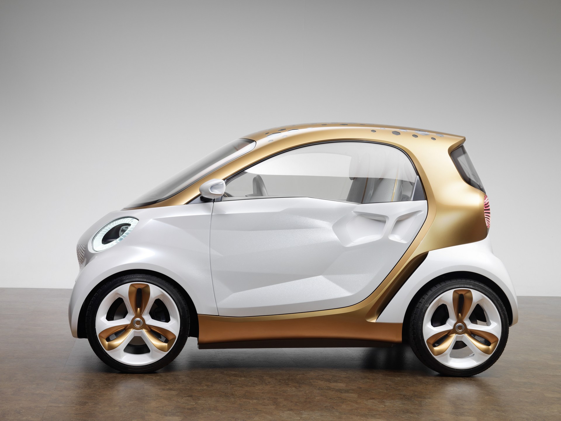 Smart-20th-Anniversary-36 Smart Celebrates 20 Years Of Production As EV Switch Causes Sales To Tumble