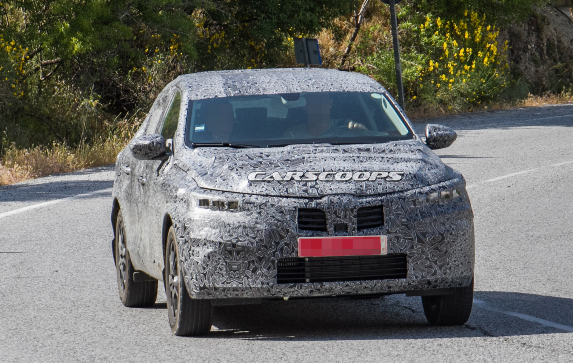 Renault-Captur-Coupe-01 Renault Captur Coupe Spied: Your Budget BMW X6 For The Masses Is On The Way