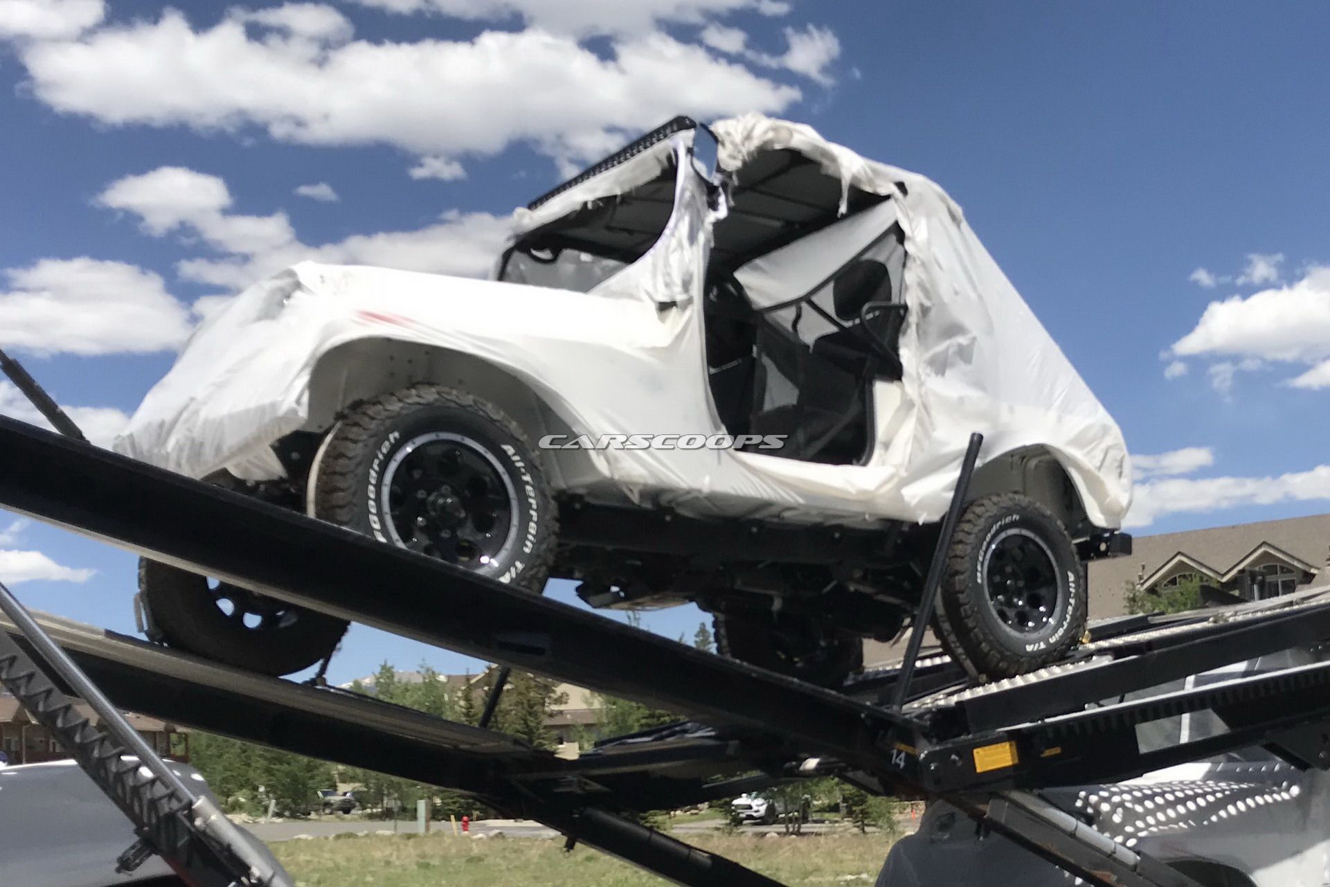 Mahindra-Jeep-29 Mahindra’s Jeep-Like Roxor Spotted On The Way To Dealers