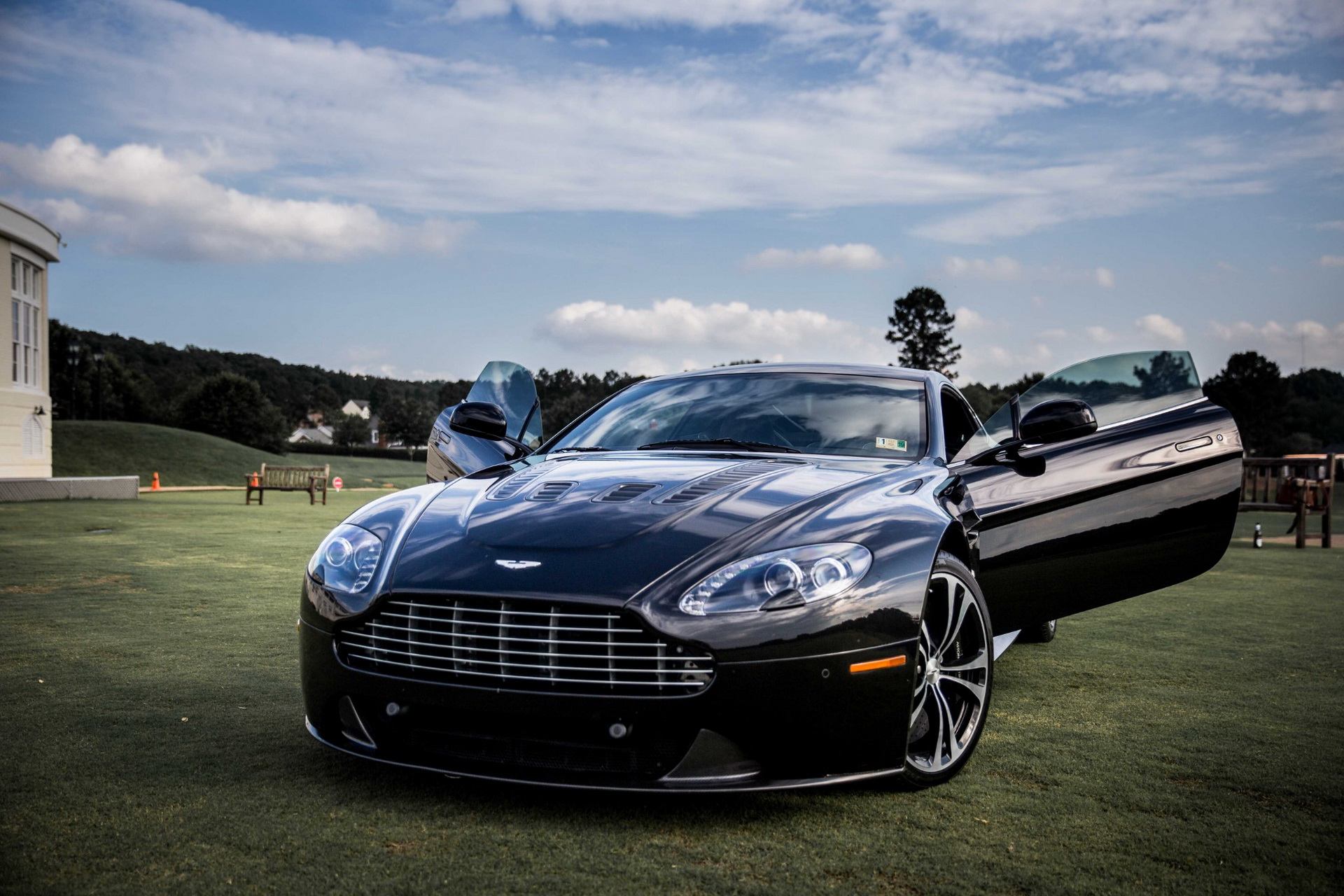 AM-V12-Vantage-02 A Manual Aston Martin V12 Vantage Is The Greatest Supercar Bargain Right Now