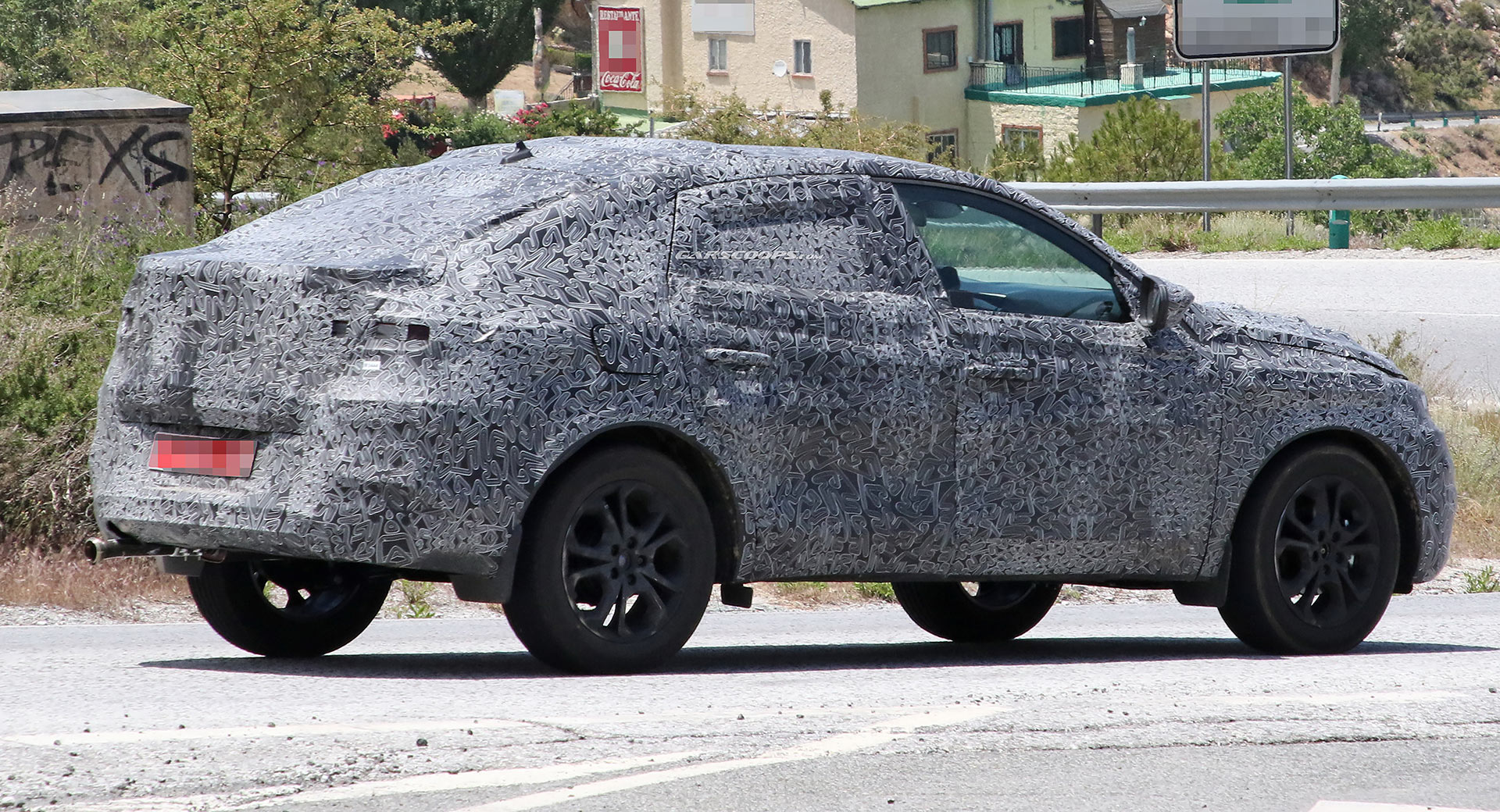 Renault-Captur-Coupe-101-SUV