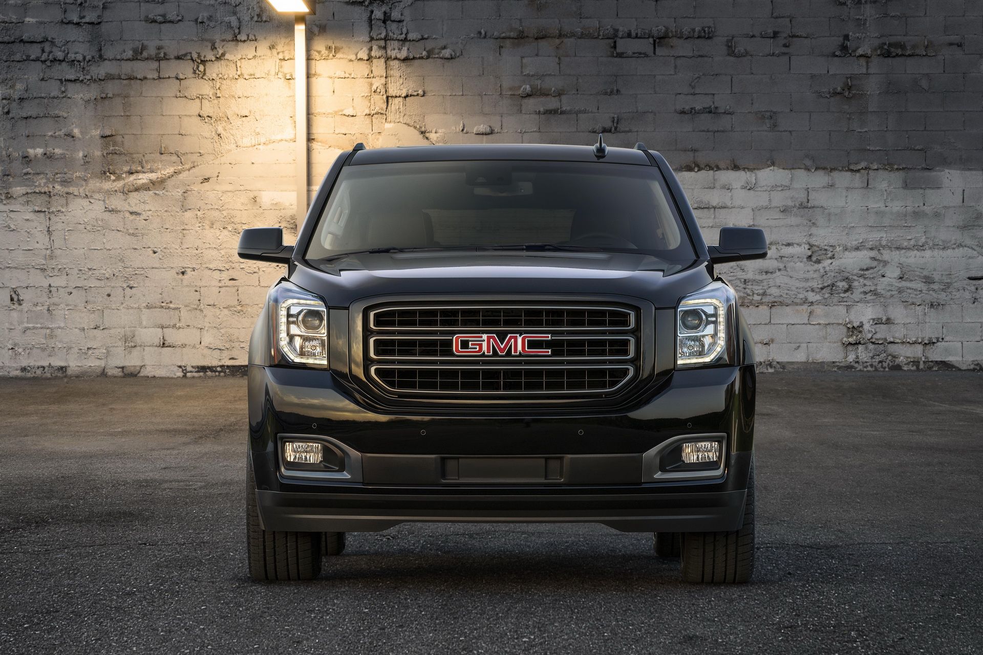2019-gmc-yukon-graphite-edition-1 GMC Yukon Gains Two 2019 Graphite Edition Versions