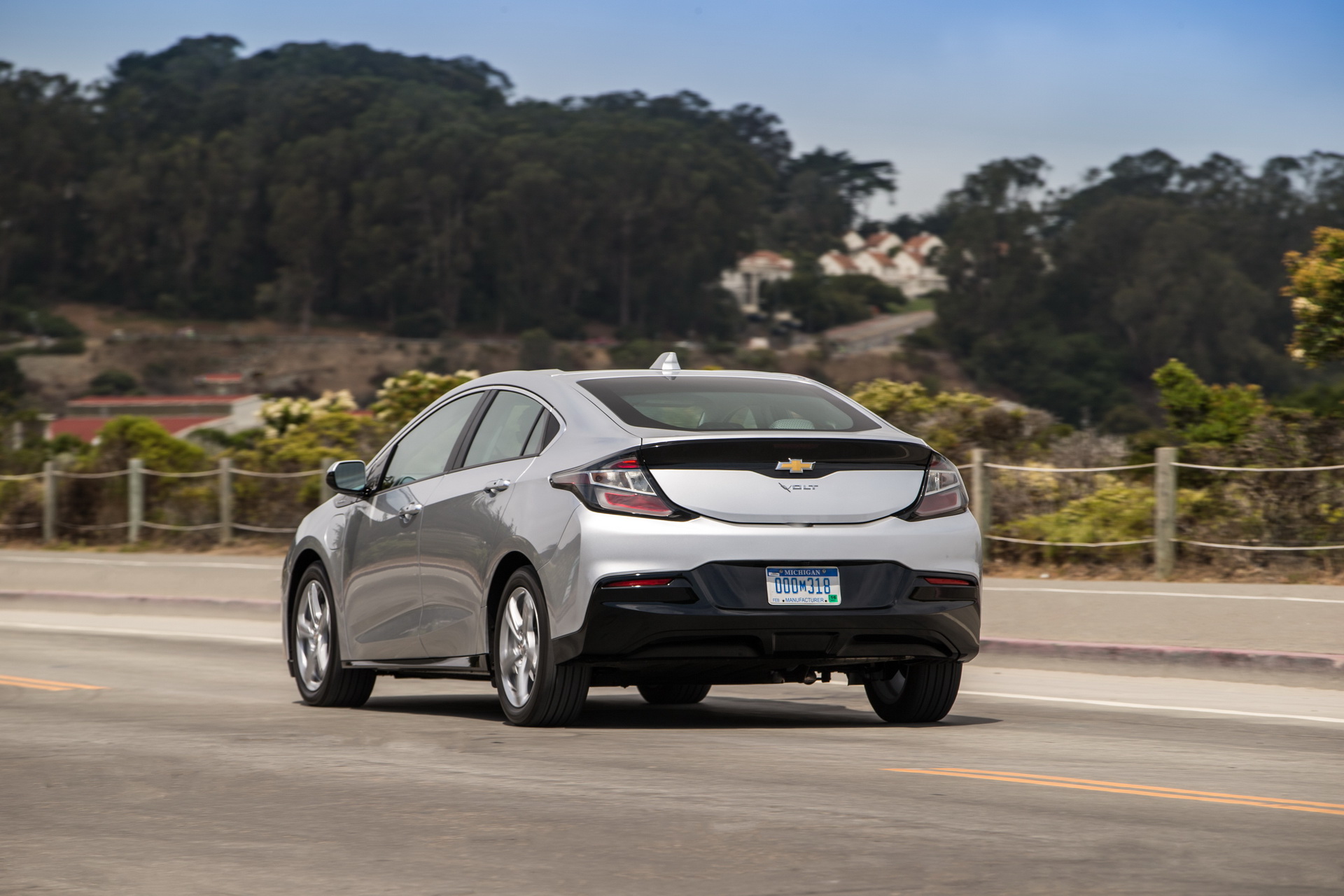 2019-Chevrolet-Volt-003 GM Kills Buick LaCrosse, Cadillac CT6, XTS, Chevy Cruze, Impala And Volt Production In North America