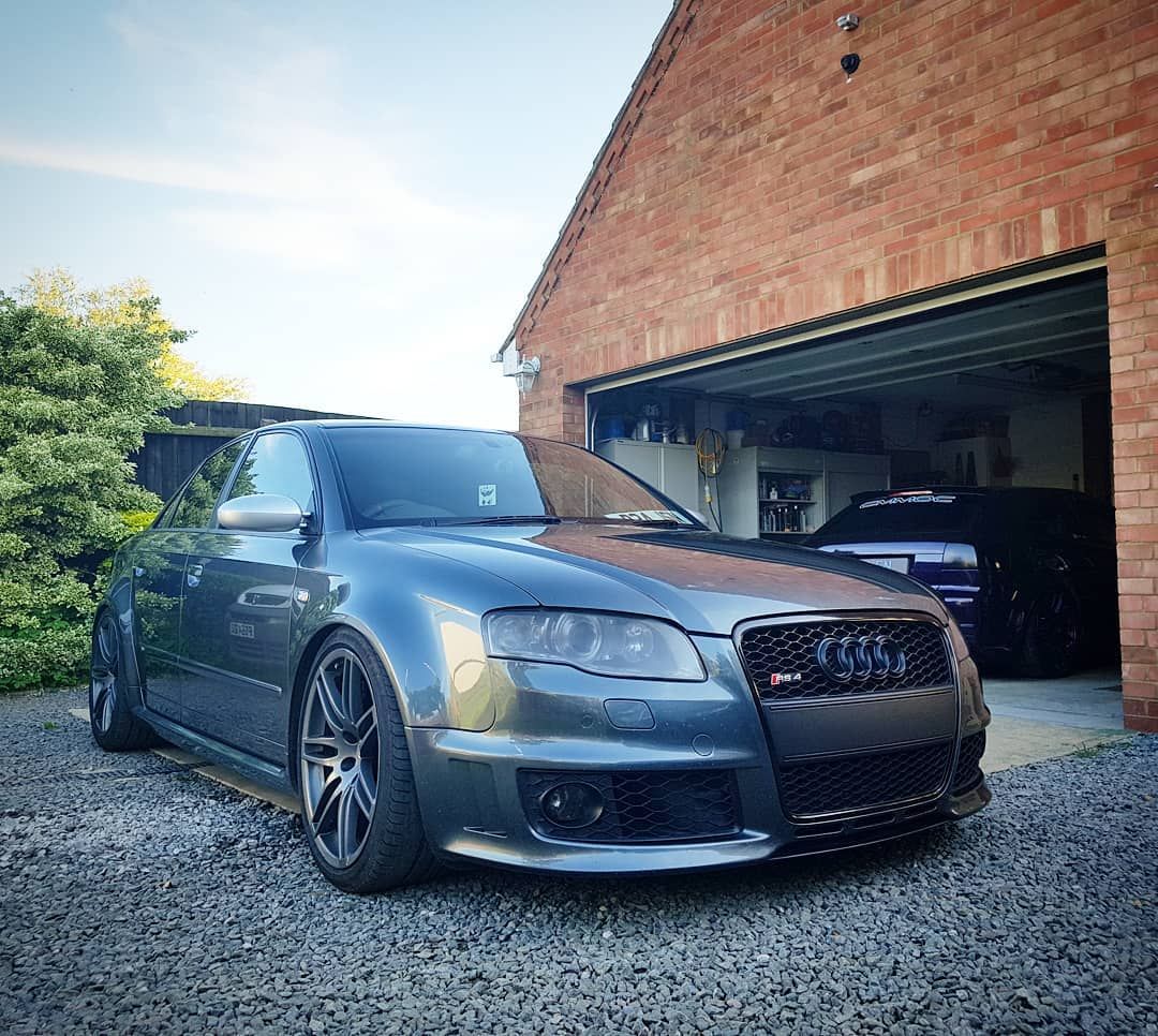 audi-rs4-b7-tuning-6 Who Needs Fireworks With This Fiery Audi RS4 In His Driveway?